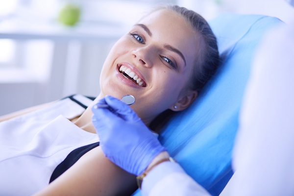 Reasons You Should See A Family Dentist To Treat Tooth Decay